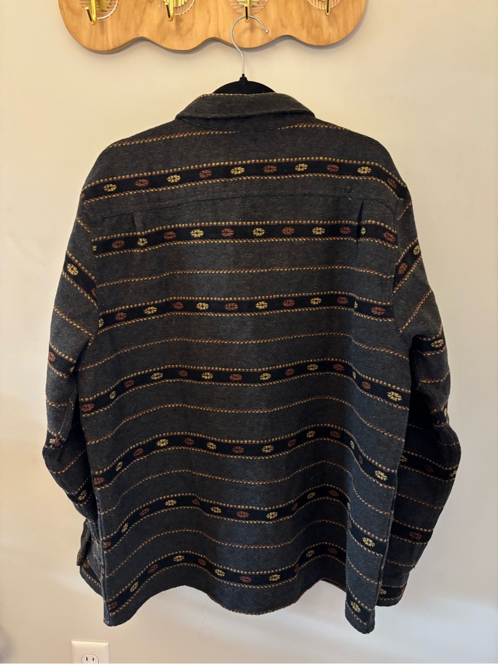 Roark | Patterned Heavyweight Button-Up - Picture 2 of 8